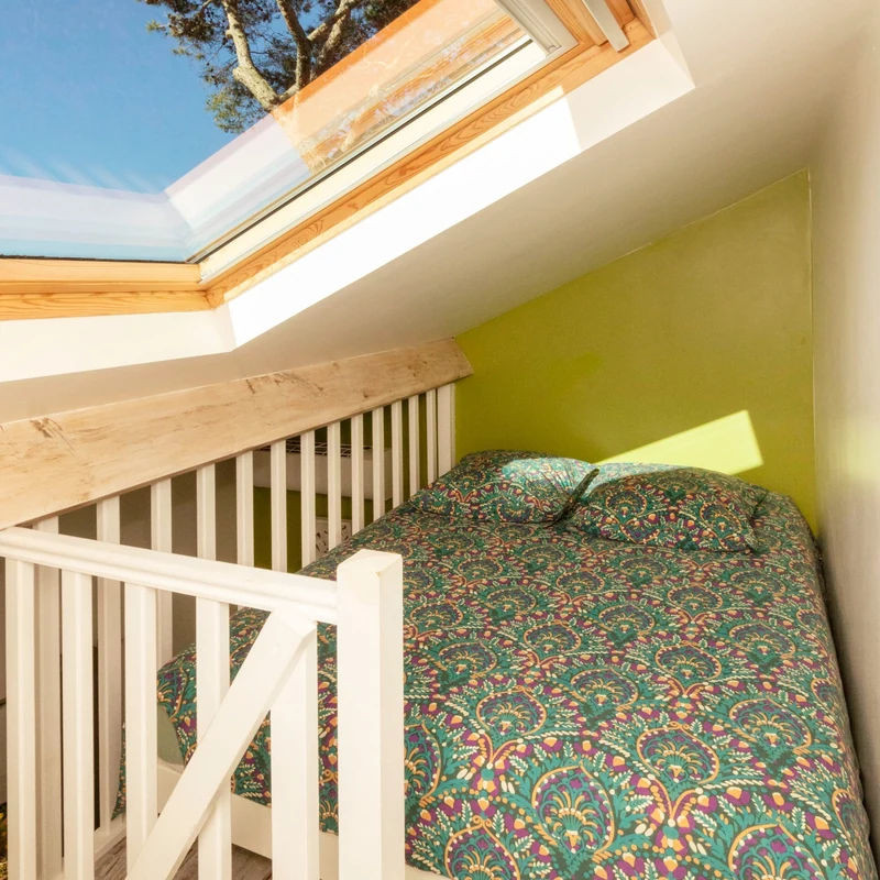 Mezzanine avec lit double dans l appartement Fogo